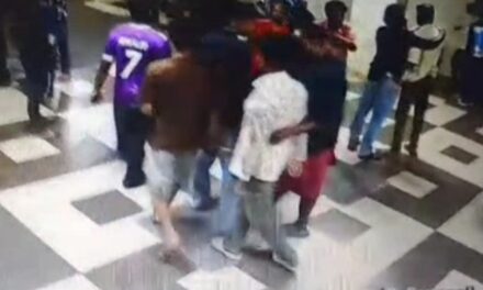 കൊച്ചിയിലെ ബാറിൽ യുവാവിന ക്രൂരമർദ്ദനം, പോലീസ് കേസെടുത്തു