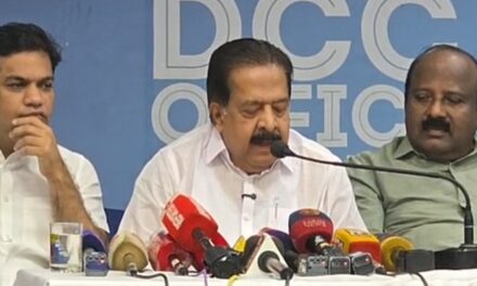 മുഖ്യമന്ത്രിയുടെ ഓഫീസ് വഴി ഒരു കോടിയിലധികം സാധാരണക്കാരുടെ വ്യക്തിവിവരങ്ങൾ ചോർത്തിയതായി രമേശ് ചെന്നിത്തല