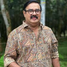 തിരുവനന്തപുരം നഗരത്തിലെ രാത്രി അപകടം വിതച്ച കാര്‍ മണിയന്‍പിളള രാജുവിന്റെതെന്ന് സംശയം