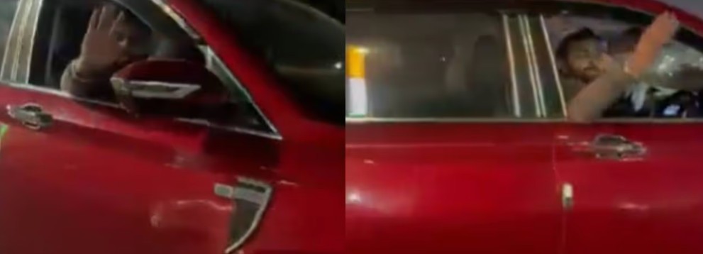 കാറിലിരുന്ന് അശ്ലീല ആം​​ഗ്യവും  ഫ്ലയിം​ഗ് കിസ്സും , സോഷ്യൽ മീഡിയയിൽ വൈറലായി വീഡിയോ, പിന്നാലെ രണ്ടാളെയും പൊക്കി പൊലീസ്