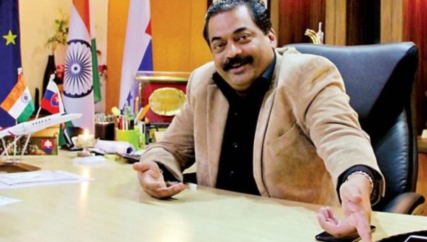 സിജെ റോയ് റെയ്ഡിനു പിന്നാലെ വിഷാദത്തിനു ചികിത്സ തേടി: കർണാടക എസ്ഐടി കൊച്ചിയിലേക്ക്; നിക്ഷേപകര്‍ക്ക് ആശങ്ക വേണ്ടെന്ന് കോണ്‍ഫിഡന്‍റ് ഗ്രൂപ്പ് എം.ഡി