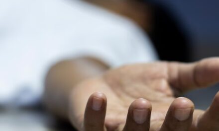 ഭക്ഷ്യവിഷബാധയെന്ന് സംശയം : വിഴിഞ്ഞത്ത് സായാഹ്ന ഹോട്ടലിൽ നിന്നും ഭക്ഷണം കഴിച്ച 2 പേർ മരിച്ചു : ഹോട്ടൽ പൂട്ടിച്ചു