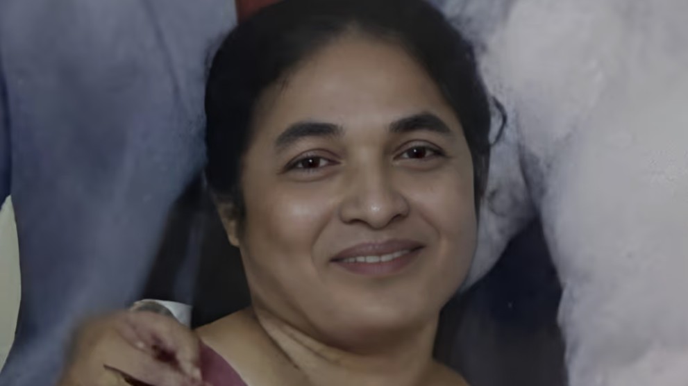 ടിപ്പർ ലോറി ഇടിച്ച് തെറിപ്പിച്ചു; പത്തനാപുരത്ത് സ്‌കൂട്ടർ യാത്രികയ്ക്ക് ദാരുണാന്ത്യം