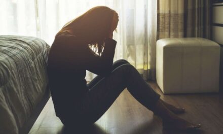 സ്കൂൾ പരീക്ഷയ്ക്കിടെ കടുത്ത വയറുവേദന, ശുചിമുറിയിൽ പോയ പത്താംക്ലാസ് വിദ്യാർഥിനി പ്രസവിച്ചു