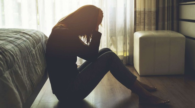 സ്കൂൾ പരീക്ഷയ്ക്കിടെ കടുത്ത വയറുവേദന, ശുചിമുറിയിൽ പോയ പത്താംക്ലാസ് വിദ്യാർഥിനി പ്രസവിച്ചു