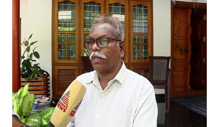 20 കോടിയുടെ ക്രിസ്മസ് പുതുവത്സര ബമ്പർ സമ്മാനത്തിന് അവകാശവാദമുന്നയിച്ച് ഹർജി; സമ്മാന വിതരണം തടഞ്ഞ് ഹൈക്കോടതി