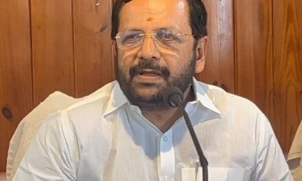 ചങ്ങനാശ്ശേരിയുടെ വികസന അവകാശവാദം ആൺകുട്ടിക്ക് മീശ വരുമ്പോൾ പിതാവിൻറെ മേനി നടിക്കൽ പോലെ ലജ്ജാകരം: രാധാകൃഷ്ണ മേനോൻ