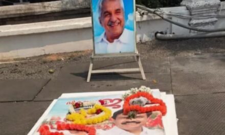 ഉമ്മൻ ചാണ്ടിയുടെ കല്ലറയിൽ എൽഡി എഫ് പോസ്റ്റർ വിവാദം