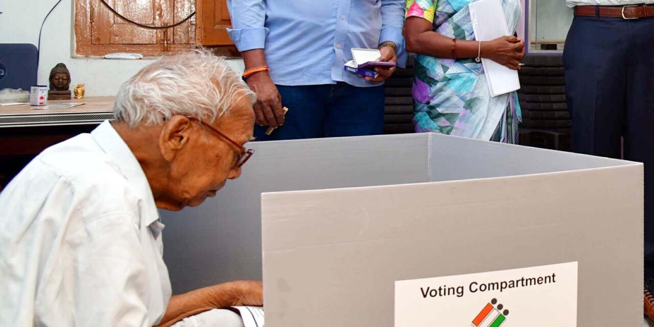 മുതിര്‍ന്ന പൗരന്മാര്‍ക്കുളള വീട്ടില്‍ വോട്ട് ഇന്ന് മുതല്‍:തെരഞ്ഞെടുപ്പ് ഉദ്യോഗസ്ഥര്‍ വീടുകളിലേക്ക്