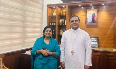 മറിയ ഉമ്മൻ ചങ്ങനാശ്ശേരി ആർച്ച് ബിഷപ്പിനെ സന്ദർശിച്ചു