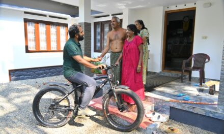 ഞായറാഴ്ച്ച ചാണ്ടി ഉമ്മൻ്റെ സൈക്കിൾ പ്രചാരണം