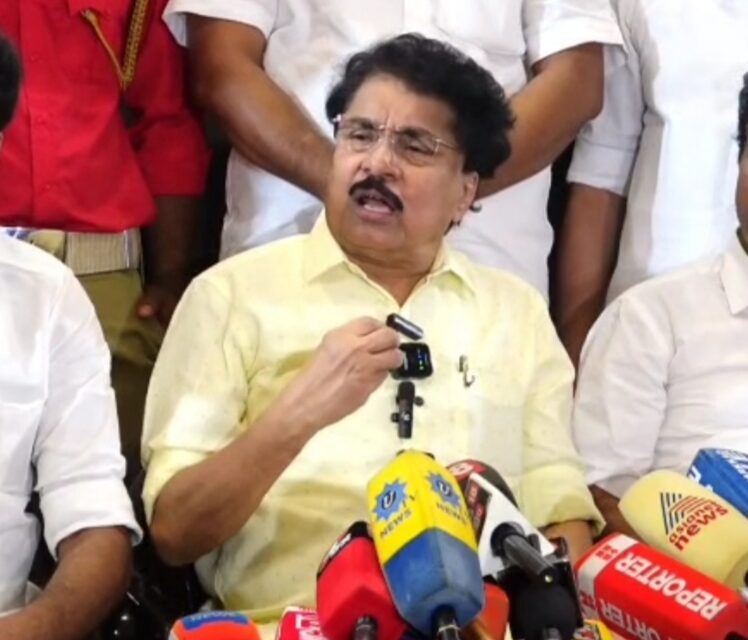 സ്ഥാനങ്ങൾ ഔദാര്യമല്ല, പെട്ടി പിടിക്കുന്നവർക്ക് പദവികൾ :പി കെ ശശി