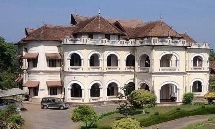 കവടിയാര്‍ കൊട്ടാരത്തില്‍ മോഷണം, അമൂല്യ ആഭരണങ്ങള്‍ നഷ്ടപ്പെട്ടതായി സൂചന, പോലീസ് അന്വേഷണം തുടങ്ങി. പ്രതികരിക്കാതെ കൊട്ടാരം