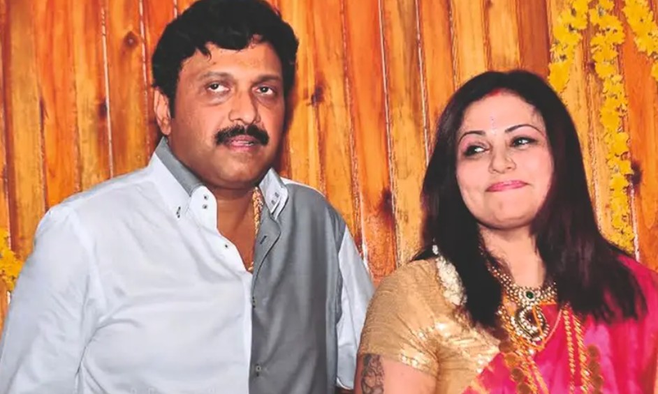 ഭാര്യയെ വിളിച്ചു ക്ഷമാപണം നടത്തി മന്ത്രി; ഗണേഷ്കുമാർ വിവാദം ഒത്തുതീർപ്പിലേക്ക്, വിവാദങ്ങൾ അവസാനിപ്പിക്കണമെന്ന് ബിന്ദു മേനോൻ