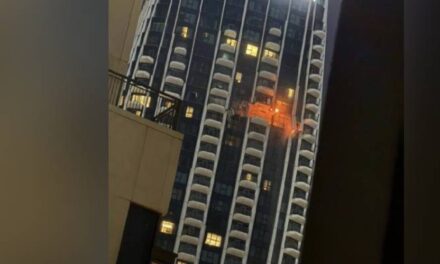 ദുബായിലെ കെട്ടിടത്തിന് മുകളിൽ ഡ്രോൺ പതിച്ചു; പിന്നാലെ തീപിടിത്തം