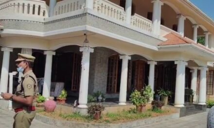 കൊച്ചിയിൽ കൂട്ട ആത്മഹത്യ; ഒരേ കുടുംബത്തിലെ അഞ്ചു പേരെ വീടിനുള്ളിൽ മരിച്ച നിലയിൽ കണ്ടെത്തി