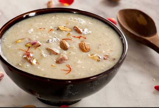 പായസം ലഭിച്ചില്ല; ആലപ്പുഴയിൽ നേർച്ച സദ്യയ്ക്കിടെ വിളമ്പുകാരനെ കല്ലുകൊണ്ടടിച്ചു, വീട്ടിൽക്കയറി ഭീഷണിപ്പെടുത്തി