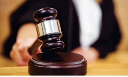 വിവാഹിതരായവർ വിവാഹമോചനം നേടാതെ ‘ലിവ് ഇൻ റിലേഷൻഷിപ്പ്’ നടത്തുന്നത് നിയമപരമായി തെറ്റ് – അലഹബാദ് ഹൈക്കോടതി