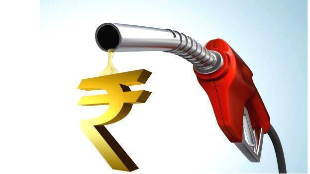 പെട്രോൾ എക്സൈസ് തിരുവ കേന്ദ്രം കുറച്ചു, ചില്ലറ വില്പനയിൽ പ്രതിഫലിച്ചേക്കില്ല
