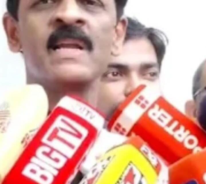 വിരട്ടിയാല്‍ വിരളുന്നവരല്ല സഭാനേതൃത്വം. രാഷ്ട്രീയപാര്‍ട്ടികളുടെ ചരടില്‍ സമുദായങ്ങളെ കെട്ടിയിടാമെന്ന് ആരും വ്യാമോഹിക്കേണ്ട.: ബിഷപ്പുമാരെ അധിക്ഷേപിച്ച പിസി ജോർജിനെതിരെ കെസിബിസി മദൃവിരുദ്ധ സമിതി സെക്രട്ടറി പ്രസാദ് കുരുവിള