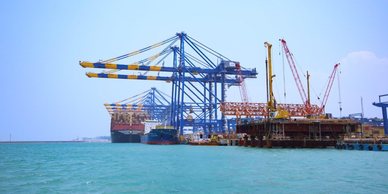 വിഴിഞ്ഞം ഉൾപ്പെടെയുള്ള തുറമുഖങ്ങളിലൂടെ 500 മില്യൺ ടൺ ചരക്ക് കൈകാരൃം ചെയ്ത് ചരിത്ര നേട്ടവുമായി അദാണി പോർട്സ് 