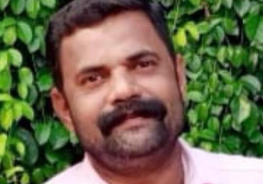 നിർത്തിയിട്ടിരുന്ന കാറിന് പിന്നിൽ ബൈക്ക് ഇടിച്ച് യുവാവ് മരിച്ചു