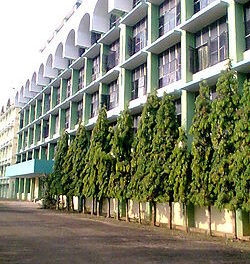 കോട്ടയം മെഡിക്കല്‍ കോളജില്‍ വീണ്ടും വിവാദം: അപകടത്തില്‍ പരിക്കേറ്റ പരിക്കേറ്റ വീട്ടമ്മ മരിച്ചു, പത്തുദിവസത്തിനു ശേഷം മരണം സംഭവിച്ചത് സ്വകാര്യ ആശുപത്രിയിലേക്ക് കൊണ്ടുപോകുന്നതിനിടെ