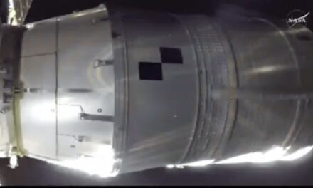 മാനവ ചാന്ദ്രസ്വപ്‌നത്തിന് വിശുദ്ധ വാരത്തില്‍ വീണ്ടും ചിറക്, മൂന്നു യാത്രികര്‍ ചന്ദ്രനിലേക്ക്. സ്ഥിരം താവളം ലക്ഷ്യം, നാളെ ചാന്ദ്ര ഭ്രമണപഥത്തില്‍