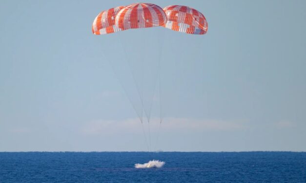 ചരിത്ര മിഷന്‍ പൂര്‍ത്തിയായി, ചന്ദ്രന്റെ മറുപുറം കണ്ട് സുരക്ഷിത ലാന്റിംഗ്