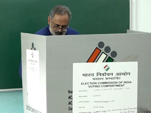 കേരളം ആര്‍ക്കും വ്യക്തമായ ഭൂരിപക്ഷമില്ലാത്ത അവസ്ഥയിലേക്ക്, ബിജെപി നിര്‍ണായക ശക്തിയാവും രാജീവ് ചന്ദ്രശേഖര്‍