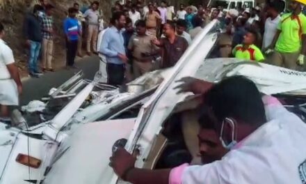 കണ്ണീരും ദുരന്തവുമായി അവധിക്കാല അധ്യാപക വിനോദയാത്ര. സ്‌കൂള്‍ വിനോദയാത്രകള്‍ക്കുളള സുരക്ഷാ മാനദണ്ഡം ഉറപ്പാക്കണമെന്ന് ആവശ്യം