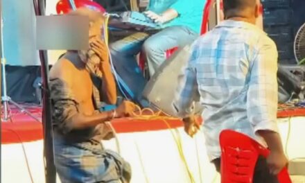 കൊല്ലത്ത് ഉത്സവത്തിനിടെ ഗാനമേളയ്ക്ക് നൃത്തം ചെയ്ത വയോധികനെ കസേര കൊണ്ട് അടിച്ചുവീഴ്ത്തി : താന്‍ കേസ് കൊടുക്കാനില്ലെന്നും  കേസ് കൊടുത്താൽ  ജീവന്‍ തന്നെ നഷ്ടപ്പെടാമെന്നും ബാലചന്ദ്രന്‍ : ദൃശ്യം പ്രചരിച്ചതോടെ വ്യാപക വിമർശനം