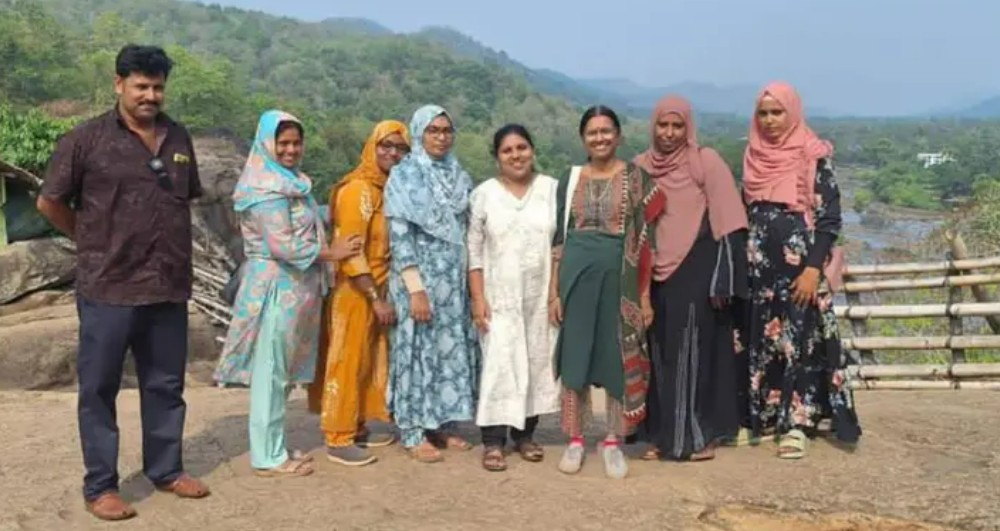 കളിചിരികൾ മാഞ്ഞു, സങ്കടക്കടലായി പാങ്ങ് സ്കൂൾ :  9 മലയാളികൾക്ക് ദാരുണാന്ത്യം. മരിച്ചവരുടെയും പരിക്കേറ്റവരുടെയും വിവരങ്ങൾ പുറത്ത്