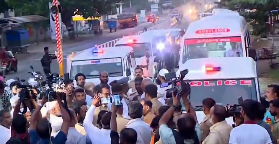 വാല്‍പ്പാറ അപകടം; പോസ്റ്റ്മോർട്ടം പൂർത്തിയായി ; അര്‍ധരാത്രി 12 മണിയോടെ ആരംഭിച്ച പോസ്റ്റ്‌മോര്‍ട്ടം പൂര്‍ത്തിയായത് പുലര്‍ച്ചെ നാലുമണിയോടെ; മൃതദേഹങ്ങളുമായി ആംബുലൻസുകള്‍ മലപ്പുറത്തേക്ക്