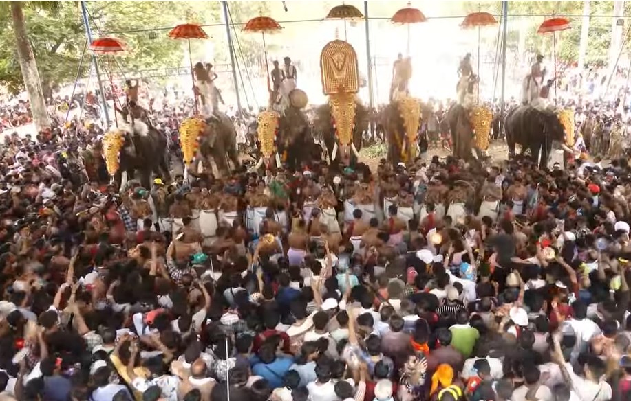 സങ്കടത്തിരയടിയില്‍  തൃശൂരില്‍ ആചാരപൂരത്തിന്റെ പകല്‍