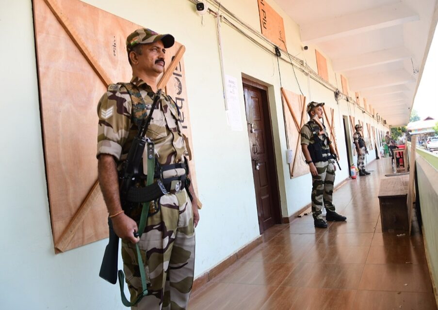 വോട്ടിംഗ് യന്ത്രം സൂക്ഷിക്കുന്ന സ്ഥലത്ത് സുരക്ഷാസേന തോക്കു ചൂണ്ടിയിട്ടില്ല,റിപ്പോർട്ട് അടിസ്ഥാനരഹിതം : കോട്ടയം ജില്ലാ കളക്ടർ