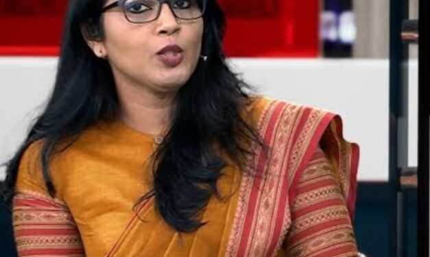 സ്മൃതി പരുത്തിക്കാടിനെതിരെ രൂക്ഷ സൈബർ ആക്രമണം, പരാതി നൽകി റിപ്പോർട്ടർ ടിവി, പത്ര പ്രവർത്തക യൂണിയൻ