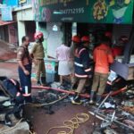 എടത്വയില്‍ പൂക്കടയ്ക്ക് തീ പിടിച്ചു. കട പൂര്‍ണ്ണമായും കത്തി നശിച്ചു. 5 ലക്ഷം രൂപയുടെ നഷ്ടം