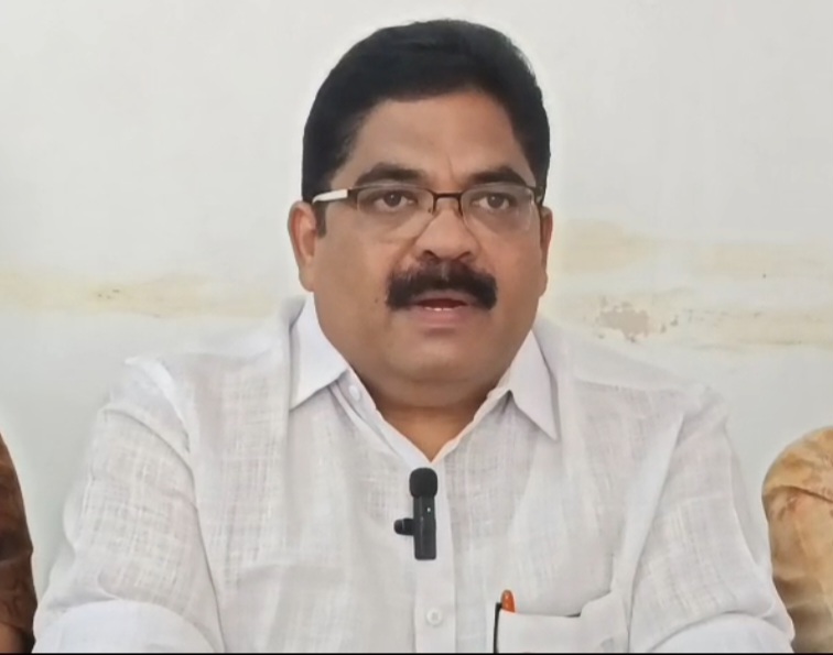 വാഹനാപകടത്തിന്റെ പേരിൽ ഈരാറ്റുപേട്ടയെ അപകീർത്തിപ്പെടുത്താനുള്ള ശ്രമം അവസാനിപ്പിക്കണം: സജി മഞ്ഞക്കടമ്പിൽ