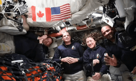 “ചാന്ദ്രയാത്രയിൽ ഒരു ശുചി മുറി പ്രതിസന്ധി “