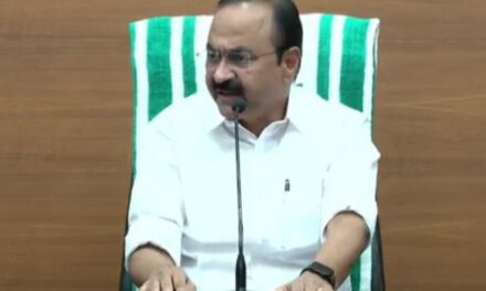 താൻ പ്രധാനമന്ത്രിയോട് പറഞ്ഞതനുസരിച്ച് ആണ് ഇഡി റെയ്ഡ് നടന്നതെന്ന ആരോപണത്തെ പരിഹസിച്ച് മുഖ്യമന്ത്രി വി ഡി സതീശൻ -വീഡിയോ