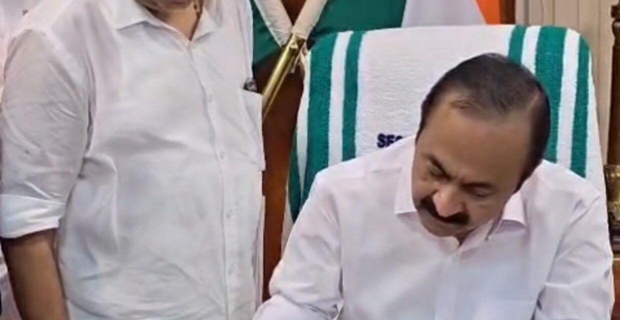 വി ഡി സതീശൻ ഓഫീസിലെത്തിമുഖ്യമന്ത്രിയായി ചുമതലയേൽക്കുന്നു video