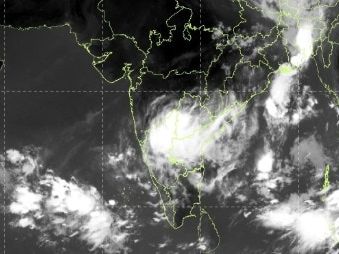 കാലവര്‍ഷം അരികെ, നാലു ദിവസത്തിനുള്ളില്‍ മണ്‍സൂണ്‍ കേരള തീരത്ത്‌