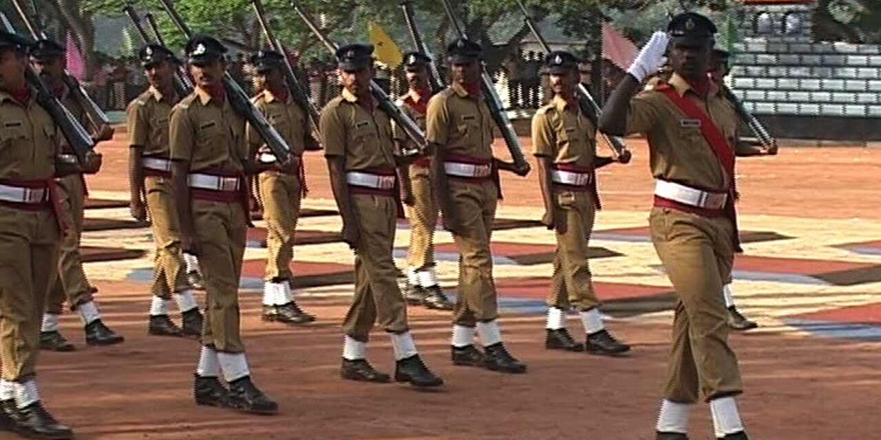 അസോസിയേഷന്‍ നേതാവിന് യൂണിഫോം നല്‍കി സല്യൂട്ട് അടിപ്പിച്ച് യുഡിഎഫ് തുടക്കം, ഇതര ജില്ലകളിലും ലിസ്റ്റ് തയാറാവുന്നു
