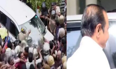 പിണറായി വിജയന്റെ വീട്ടിലെ ഇഡി റെയ്ഡുമായി ബന്ധപ്പെട്ട ചോദ്യത്തോട് മുഖം തിരിച്ച് മുഖ്യമന്ത്രി