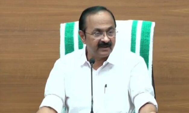 മുനമ്പം നിവാസികളെ ഇറക്കിവിടില്ല, നികുതിയടയ്ക്കാൻ സംവിധാനമൊരുക്കും, ഭൂമിയിൽ പൂർണാവകാശം നൽകും: മുഖ്യമന്ത്രി