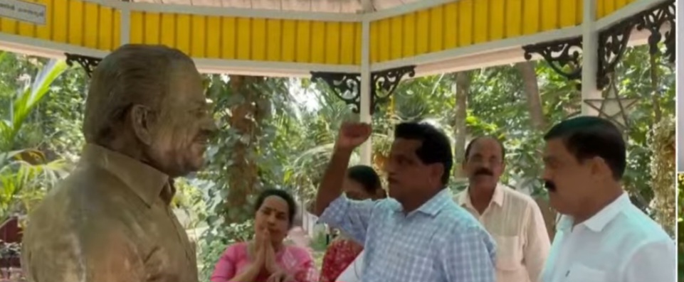 കോടിയേരിയുടെ വസതി സന്ദർശിച്ച് ടി.കെ. ഗോവിന്ദൻ, വീട്ടിൽ വരുന്നവരെ വർഗ്ഗ വഞ്ചകർ എന്ന് വിളിക്കില്ല. കോടിയേരി യോടുള്ള സ്നേഹം അതാണ് പ്രകടമാകുന്നത്