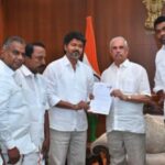 തമിഴ്നാട്ടിൽ സർക്കാർ രൂപീകരണത്തിന് അവകാശവാദം ഉന്നയിച്ച് ഗവർണറെ കണ്ട് വിജയ്