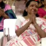 മാതൃദിനത്തിൽ മകൻ മുഖ്യമന്ത്രി കസേരയിൽ, കൺകുളിർക്കെ ചരിത്രം നിമിഷം കണ്ട് വിജയ്‌യുടെ അമ്മ ശോഭ