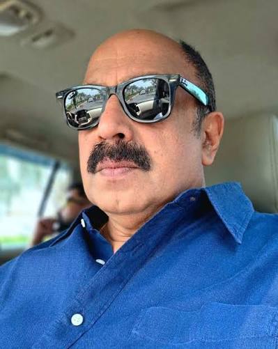 വി ഡി അല്ലാതെ രാഹുൽ ഗാന്ധിയെ പോലും മുഖ്യമന്ത്രിയായി സങ്കൽപ്പിക്കാനാകില്ലെന്ന് ഫേസ്ബുക്ക് കുറിപ്പെഴുതി നടൻ സിദ്ദിഖ്, സതീശൻ നിലപാടുകളുടെ നേതാവ്